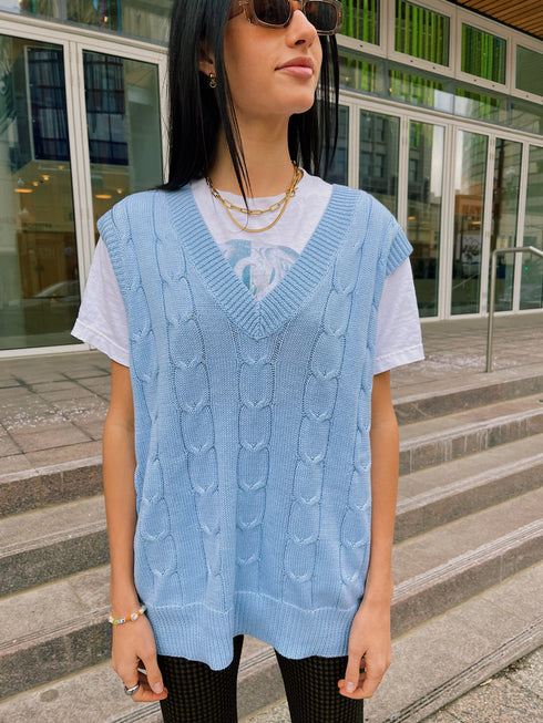 Clueless Cable Knit Vest// Chambray